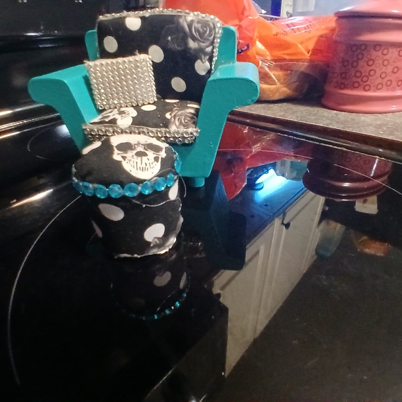 Barbie/Monster High Furniture - Picture 3 of 5